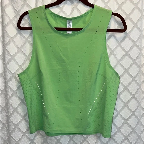 Lululemon Cropped Bright Green Running tank, EUC, size 10 - Picture 1 of 4